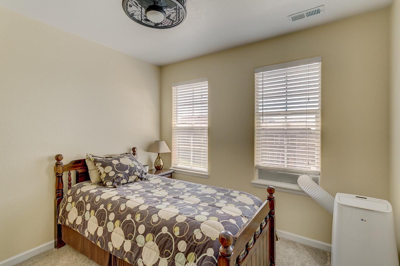 Building Photo - 1033 Burning Bush Pt