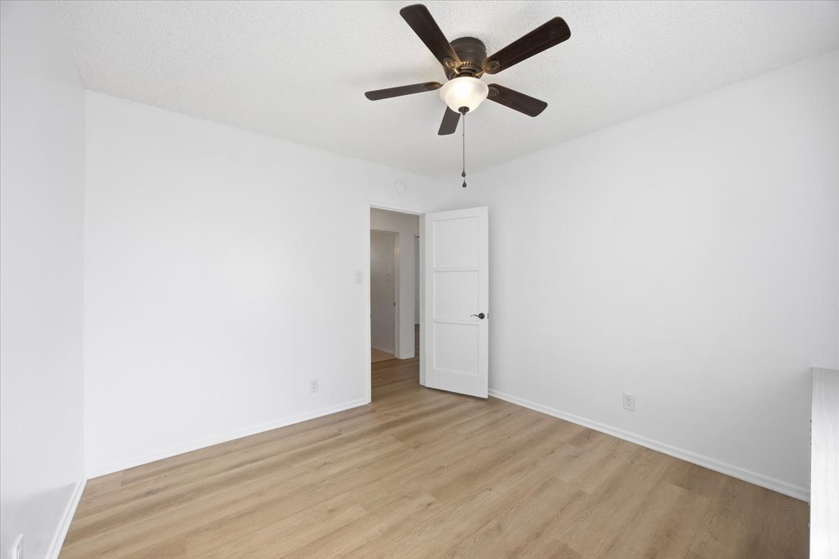 Building Photo - 819 N Maria Ave