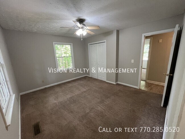 Building Photo - 55 S Greenwood Dr