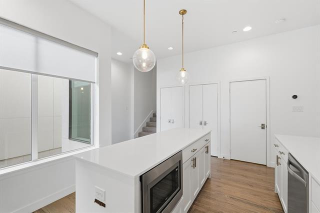 Building Photo - 2111 Bennett Ave