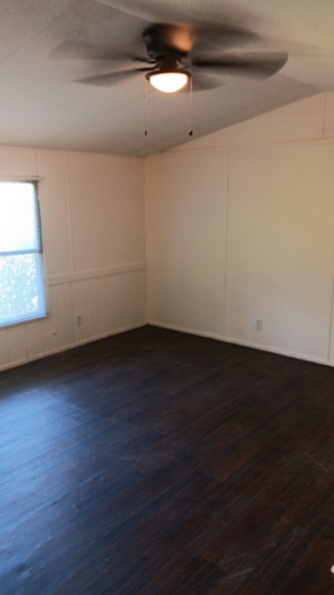 Building Photo - Renovated 4-Bed, 2-Bath Mobile Home