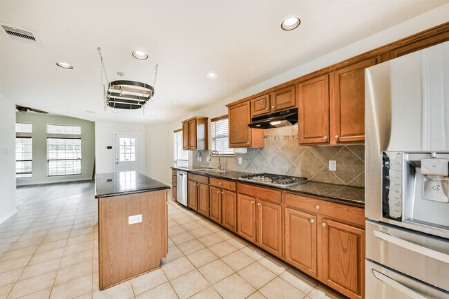Building Photo - 2614 Brahman Dr