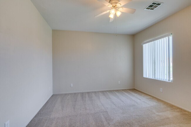 Building Photo - Large home near Aliante*Close to area schools and shopping centers*