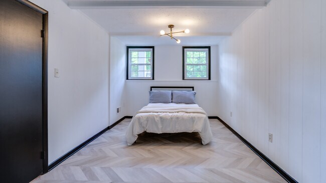 LL Walkout - 15012 Olddale Rd