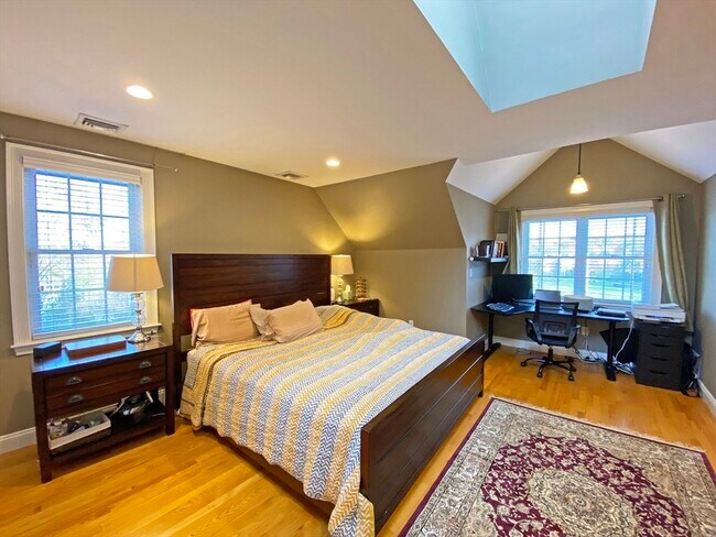 Building Photo - 375 Lowell Ave