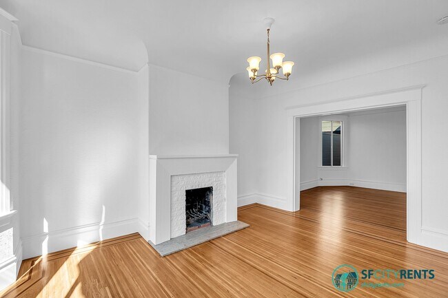 Building Photo - Cole Valley: Top Floor Edwardian Flat w/ F...