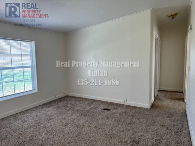 Building Photo - Cute 4 bedroom 2 bath room house