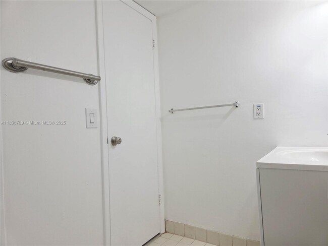 Building Photo - 15640 SW 80th St