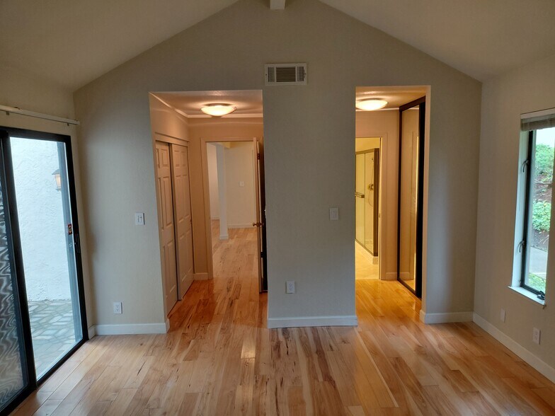 Master Bedroom w/Bath on right - 358 Pimlico Dr