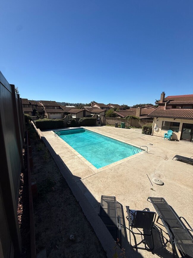 Building Photo - Beautiful Two Story Orcutt Town Home in th...