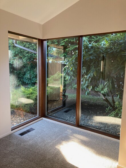 Building Photo - 6007 74th St NE