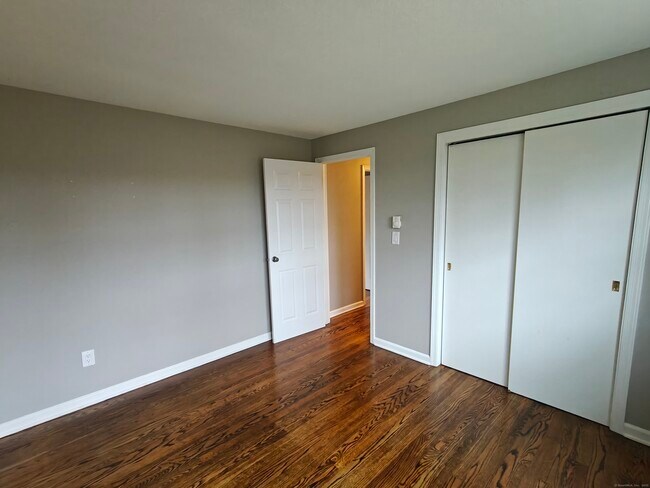 Building Photo - 700 High Street Ext