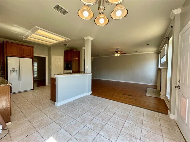 Building Photo - 8117 Sunscape Ln S