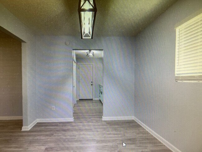 Building Photo - Beautiful home just minutes from the Brazos river Granbury