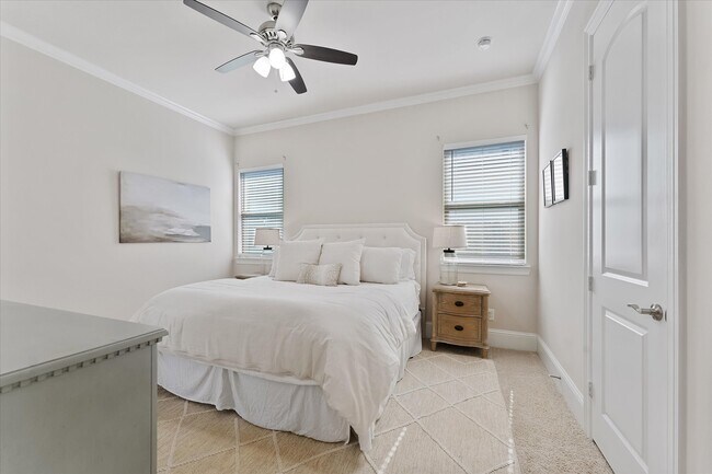 Building Photo - 5823 Stratton Wds Dr
