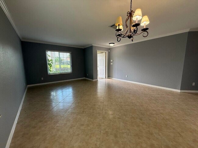 Building Photo - 5574 43rd Ct