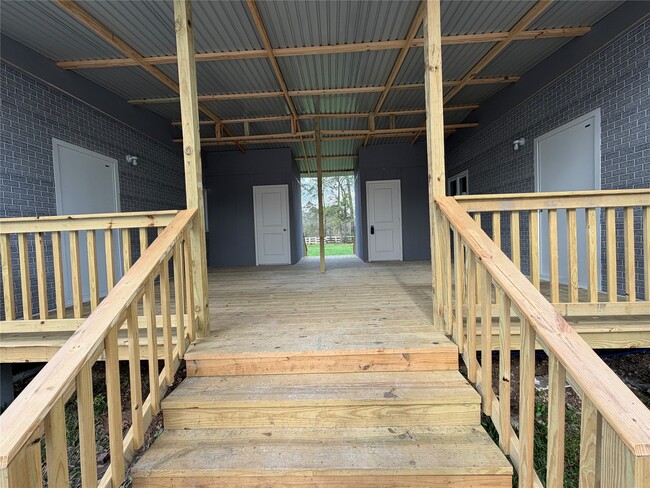 Building Photo - 15435 Esther Dr