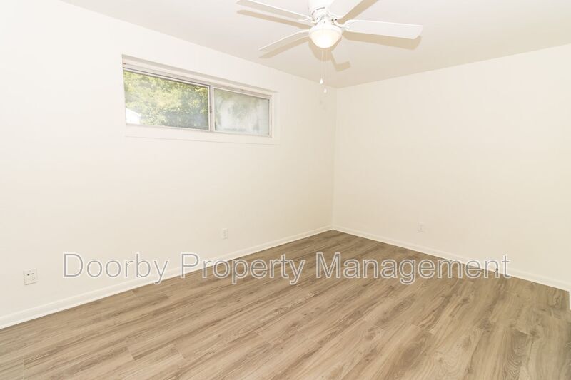 Building Photo - 513 Donaldson Rd