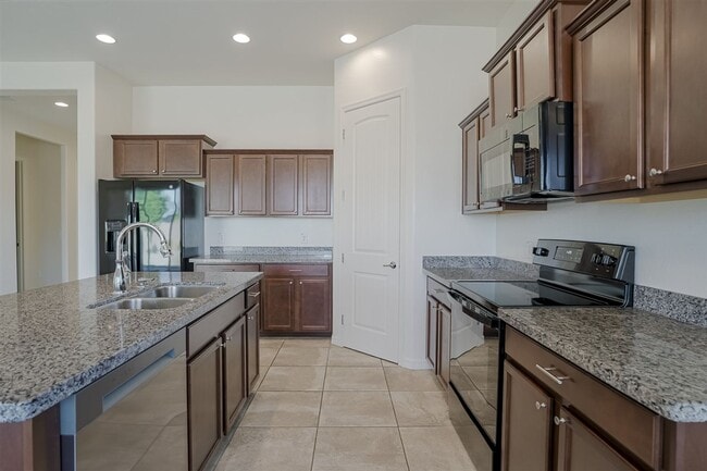 Building Photo - 6832 Gables Trl