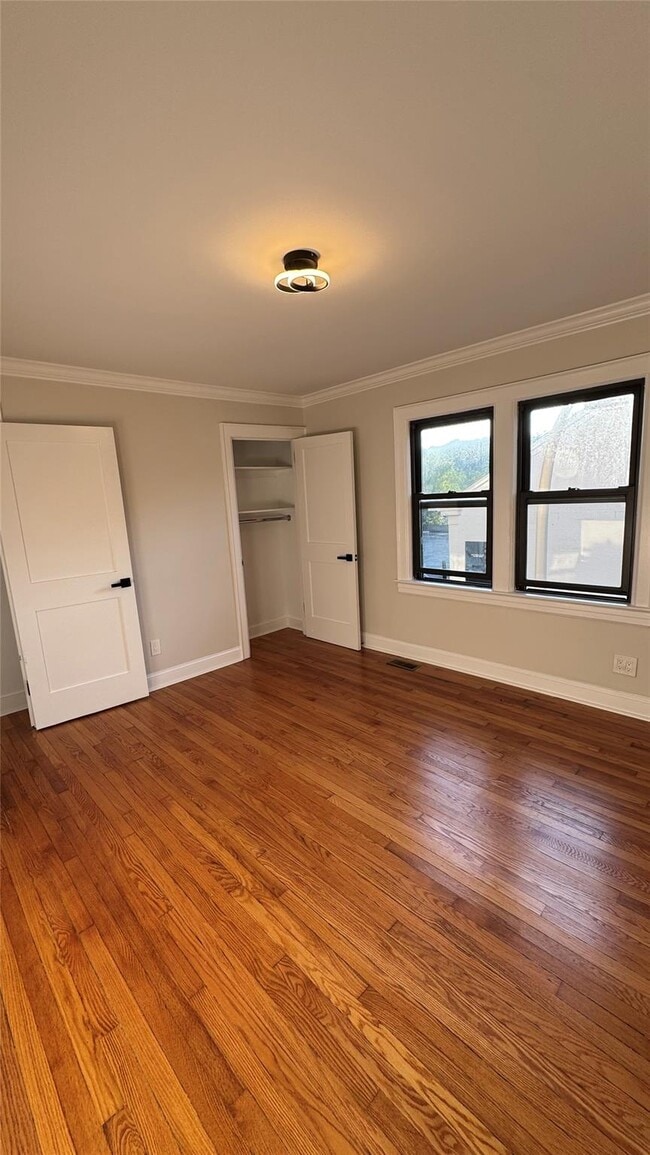 Building Photo - 504 Ashford Ave