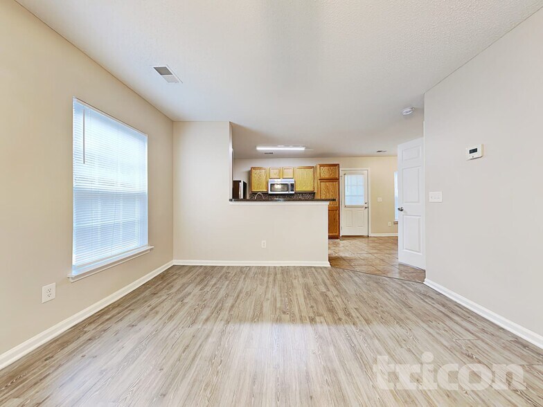 Building Photo - 76 Springway Dr