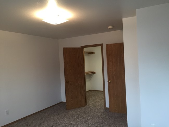 Building Photo - 8210 Williwa Ave