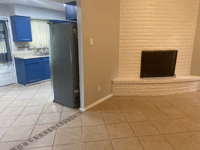 Building Photo - 15322 E Hampton Cir
