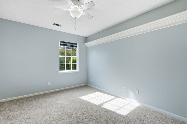 Building Photo - 121 Mill Ct