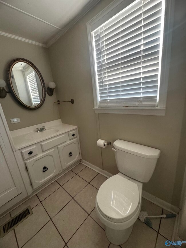 Building Photo - 1109 Humes Ave NE