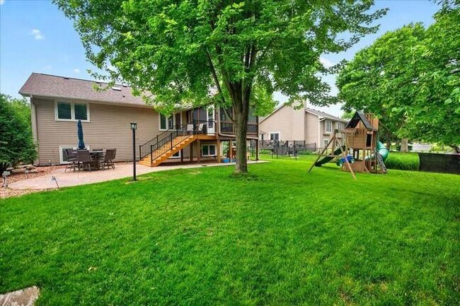 Building Photo - 1222 Saddlebrook Ln