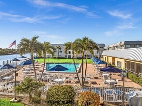 Building Photo - 27 Colonial Club Dr