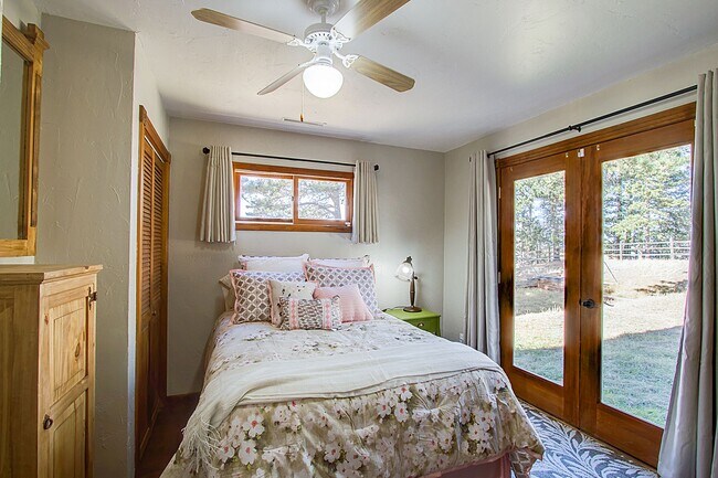 Building Photo - Peaceful 5 bdrm Mountain retreat in Woodla...