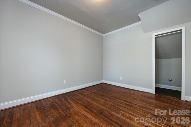 Building Photo - 1225 Kennon St