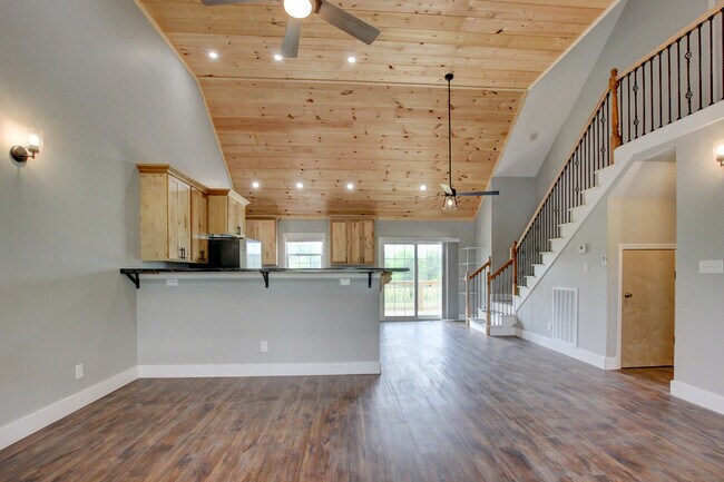 Building Photo - 5821 Highland Lick Rd