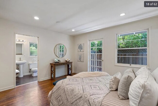 Building Photo - 16515 Marchmont Dr