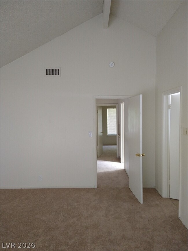 Building Photo - 4760 Woodridge Rd