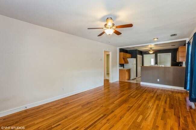 Building Photo - 3 bedroom 2 bath College Park Home