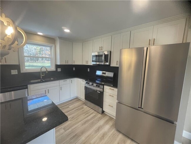 Building Photo - 889 Township Rd 217