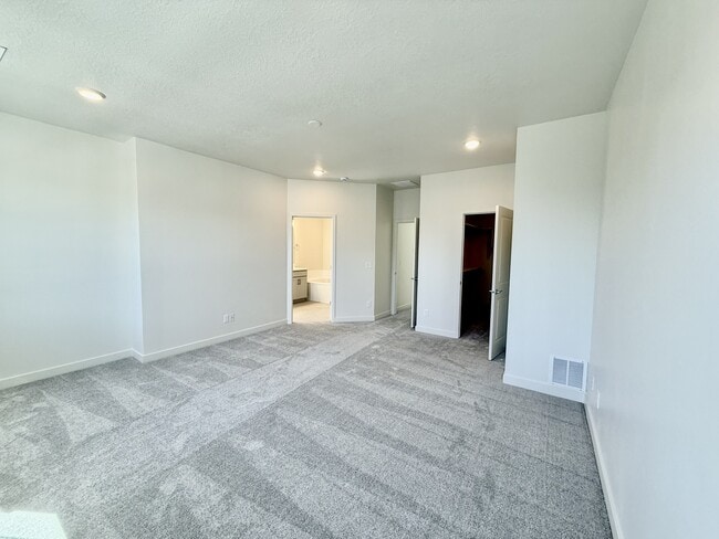 Building Photo - 4883 Coulter Ct
