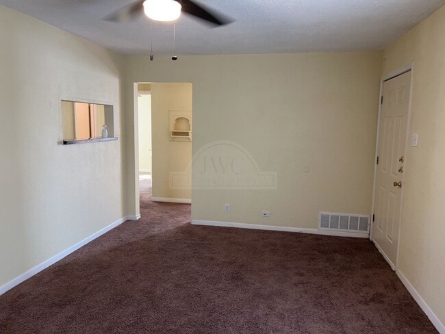 Building Photo - 515 W Kern Rd