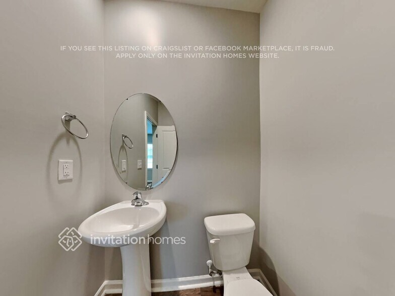 Building Photo - 129 Gray Willow St