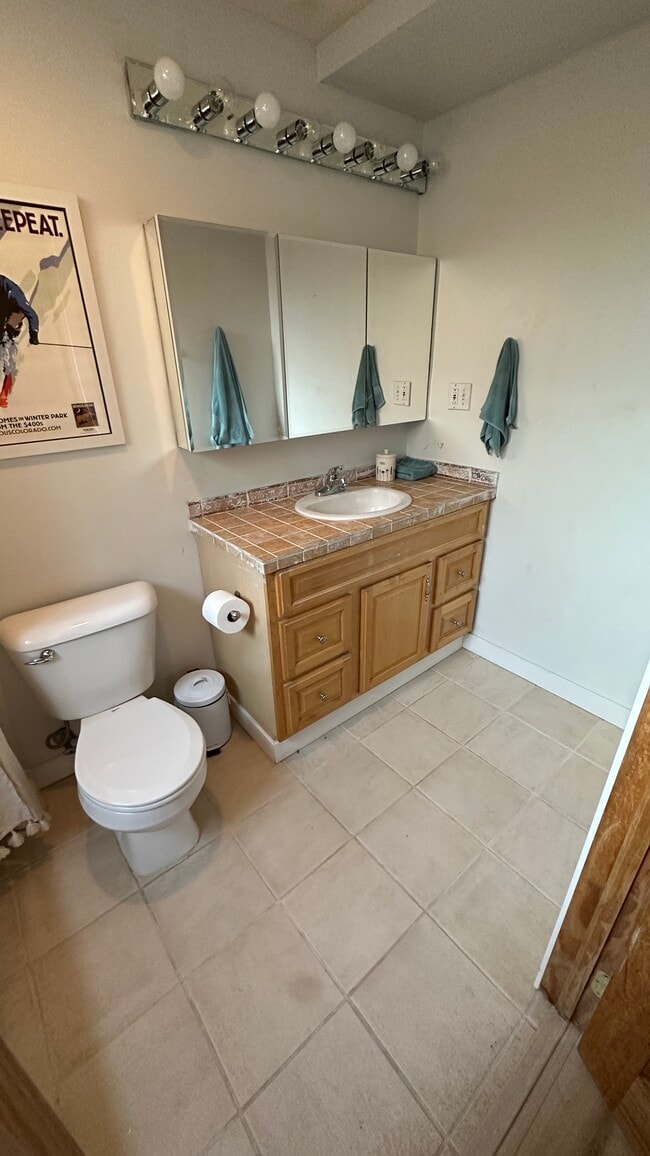 Building Photo - 2871 Loma Pl