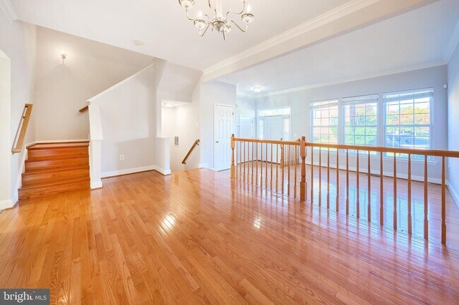 Building Photo - 685 Springhouse Square SE