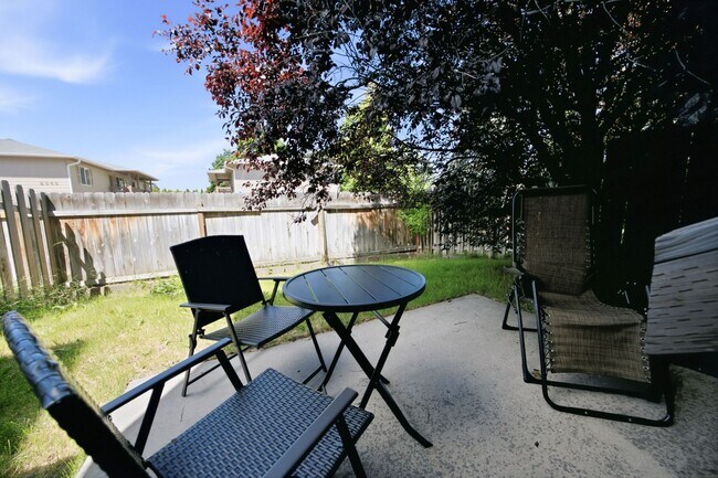 Building Photo - Two Bedroom Condominium located in Central Missoula