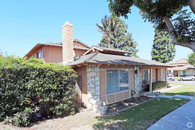 Building Photo - 16931 Gothard St