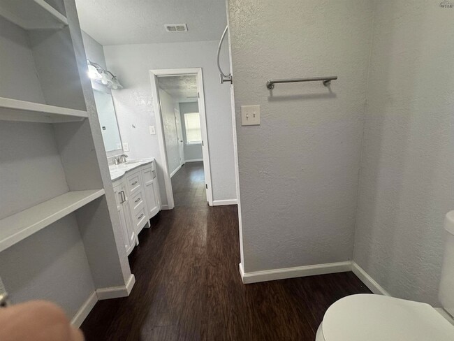 Building Photo - 4123 Beard Ave