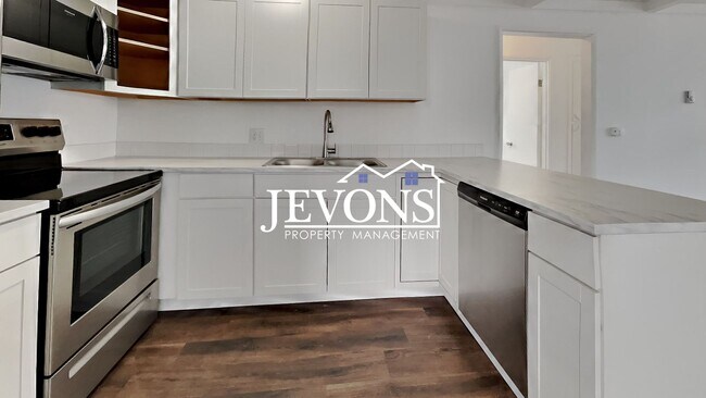 Building Photo - Cascade Village - Building A