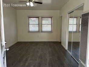 Building Photo - 2510 Toberman St