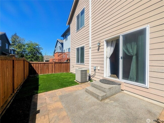 Building Photo - 4bd/2.5ba Lynnwood Home