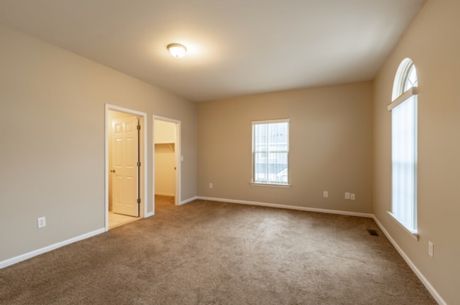 Building Photo - 45570 Evansway Dr